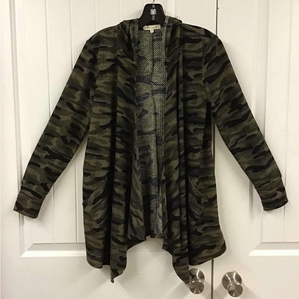 Retrology  Camouflage Open Front Cardigan size Medium